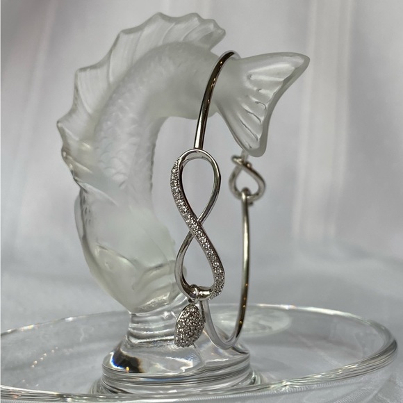 Piercing Pagoda Infinity Dangle Heart Charm Bangle Bracelet 7" - Picture 11 of 12